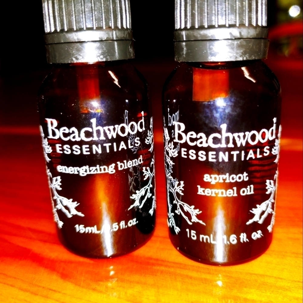 NEW 2 Beechwood Essential Oils Energizing and Apricot Kernel Oil 15/16 ml.
